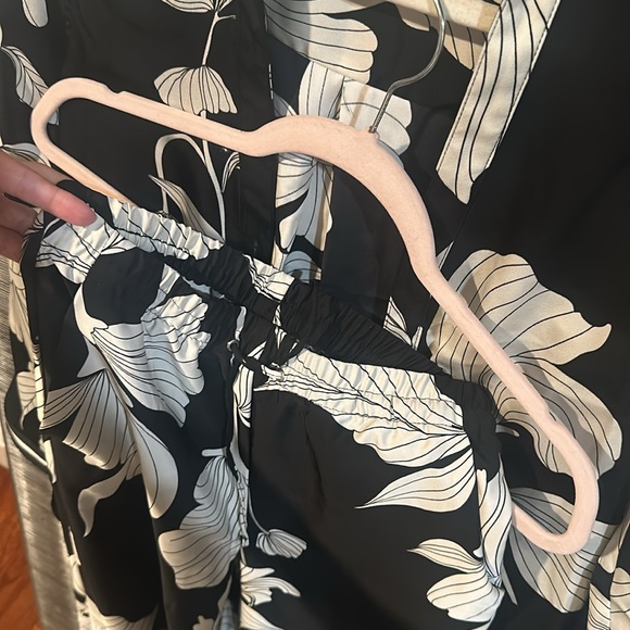 HM SATIN PANTS AND BLOUSE - Picture 6 of 8